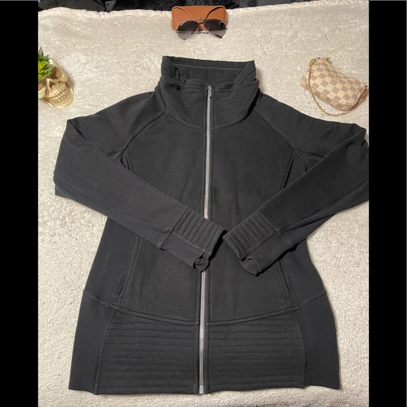 Black lululemon zip up jacket in size 12 - Picture 1 of 6